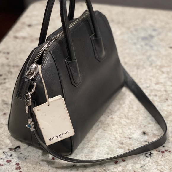 GIVENCHY Medium Antigona Black - Picture 6 of 11